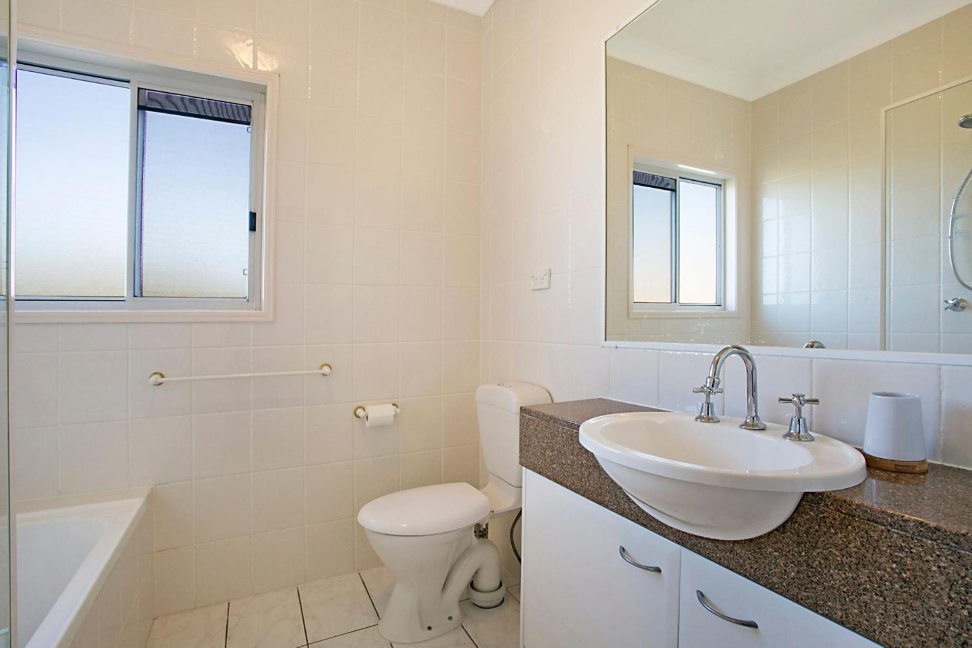 Appartamento Harmony - A Desirable Area In Broadbeach Gold Coast Esterno foto